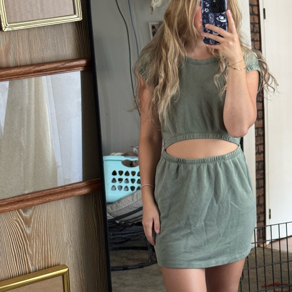 Offline By Aerie Cut Out Dress Size xSmall Olive Green Athleisure Waist Pockets